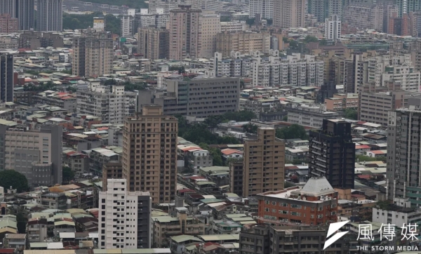 政府打房政策不斷，首購族、換屋族卻首當其衝！胡偉良分析房市未來走向，房價依舊難下跌